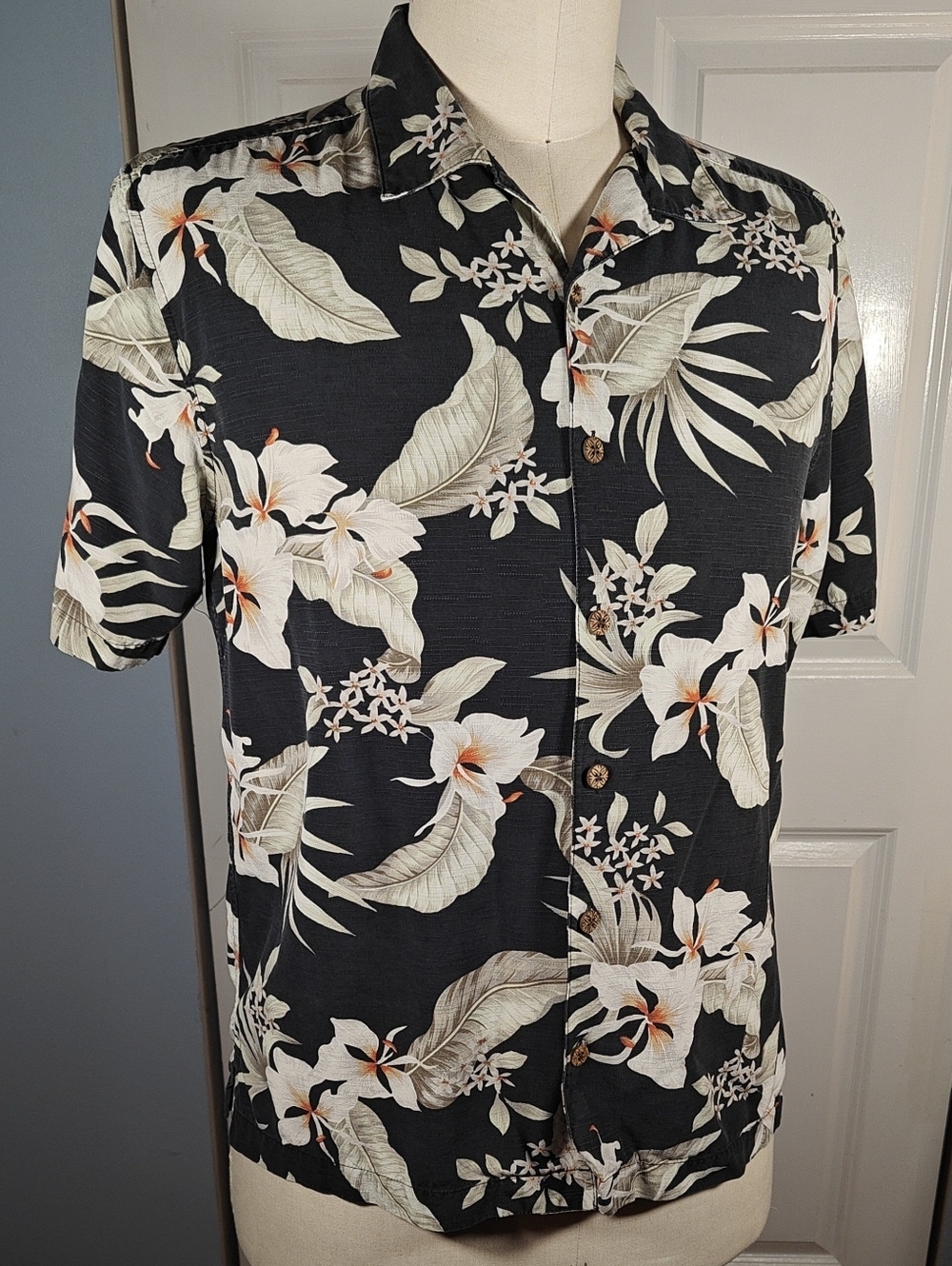 Monterey Point Men's Black Floral Hawaiian Camp Shirt L